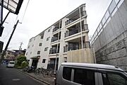 JR総持寺駅より徒歩1分 2階 築33年7ヶ月の賃貸物件
