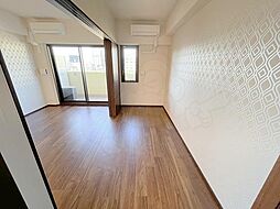 スプランディッド新大阪5 4階1LDKのリビング/ダイニング