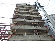 尼崎駅より徒歩9分 築37年2ヶ月 9階建の賃貸物件