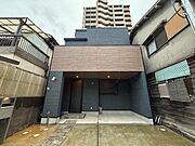 堺東駅より徒歩9分 築3年7ヶ月 3階建の賃貸物件