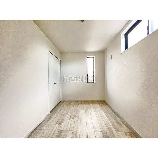 落ち着いた、温かみのある居室空間です