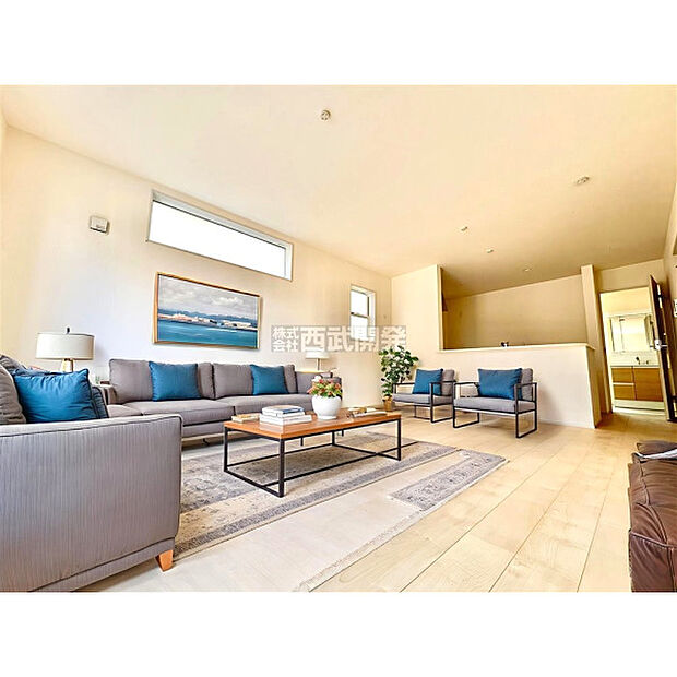 配置してある家具や小物はCGによるイメージです。自然とご家族が集まる明るい陽だまり空間