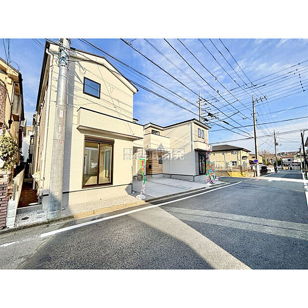 建物完成。いつでも室内を見学いただけます/現地全景