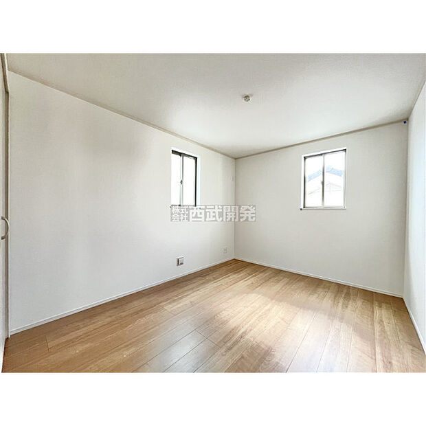 落ち着いた、温かみのある居室空間です