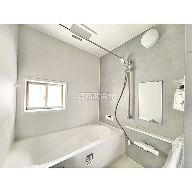 一日の疲れを癒してくれる浴室は浴室乾燥機付