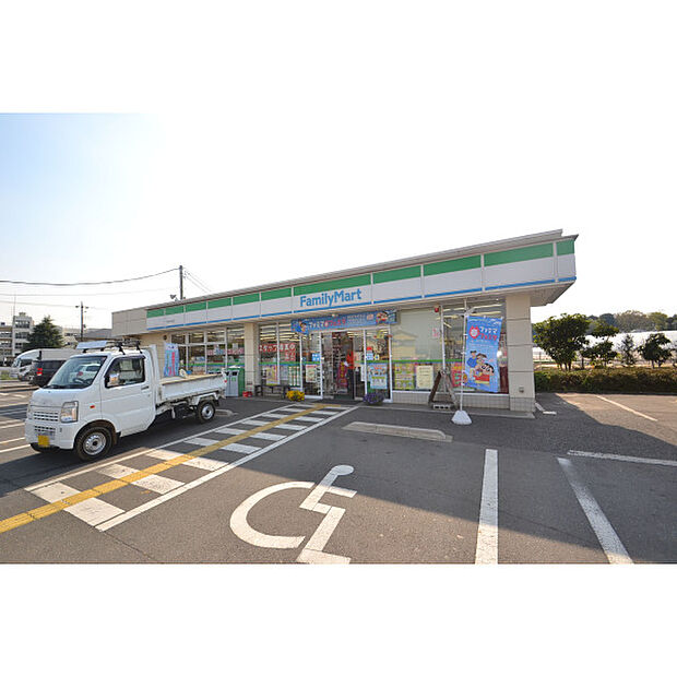 ファミリーマート所沢牛沼店