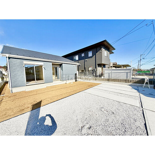 閑静な住宅街にございます。