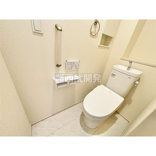 いつも綺麗に清潔に。洗浄機能付きトイレです。