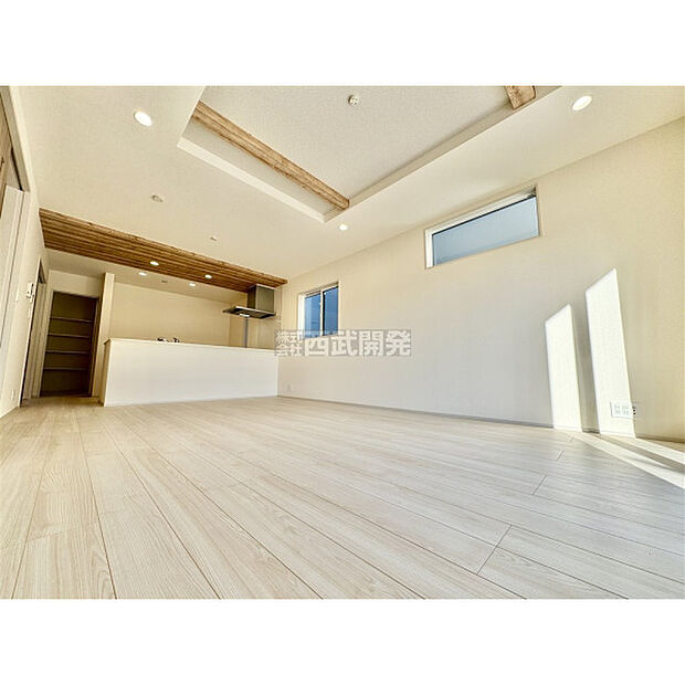 LDKは家族みんなの快適空間です。お食事したりおしゃべりしたり、家族の絆を育むセントラルスペースです。