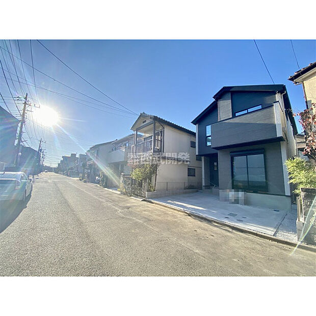 前面道路(11月17日撮影)