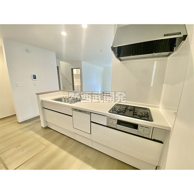 カウンター越しに生まれる家族のコミュニケーション。