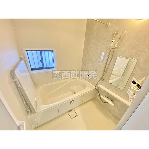 換気乾燥機付きの浴室は、雨の日でも洗濯ができるのでとても便利です。梅雨の時期でもこれで安心ですね。