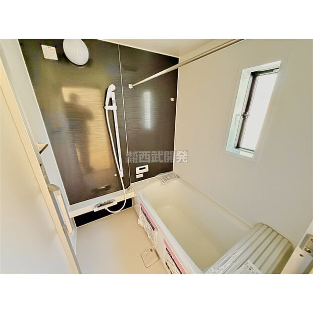 換気乾燥機付きの浴室は、雨の日でも洗濯ができるのでとても便利です。梅雨の時期でもこれで安心ですね。