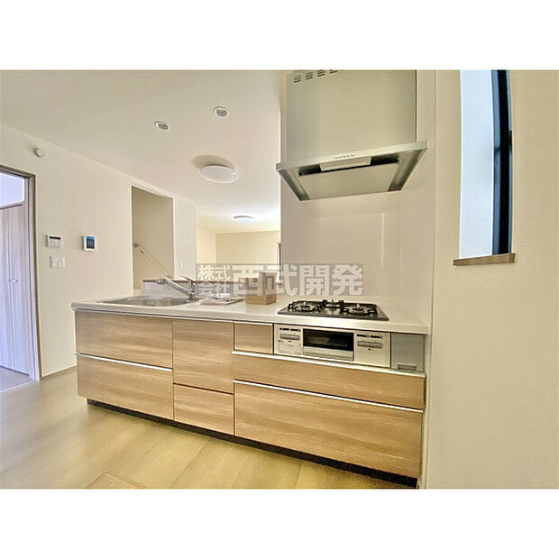 カウンター越しに生まれる家族のコミュニケーション。