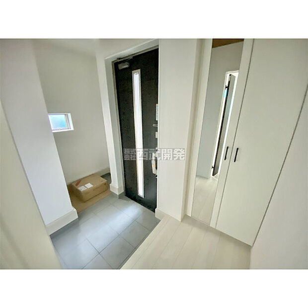 靴以外にもベビーカーなどを置いておくのにも最適です