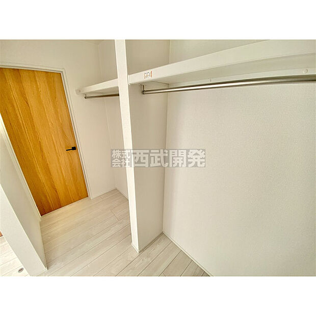 収納力豊富なウォークインクローゼットが魅力的