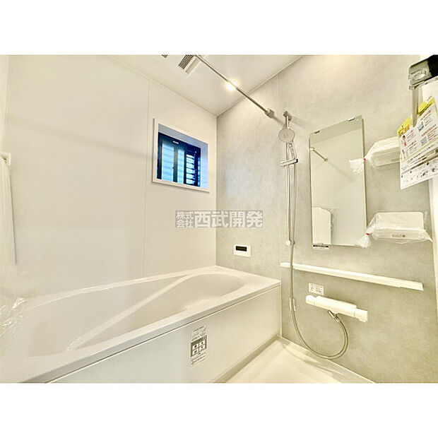 換気乾燥機付きの浴室は、雨の日でも洗濯ができるのでとても便利です。梅雨の時期でもこれで安心ですね。