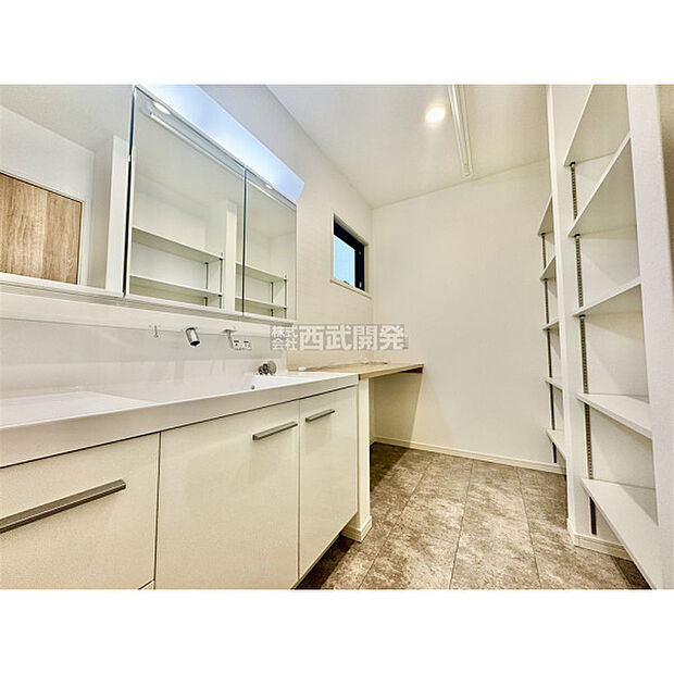 上質な洗面空間がゆとりの時間を演出