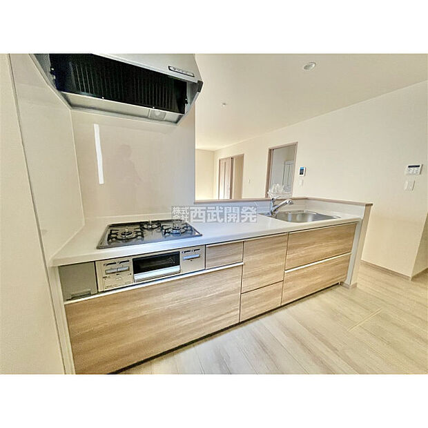 カウンター越しに生まれる家族のコミュニケーション。