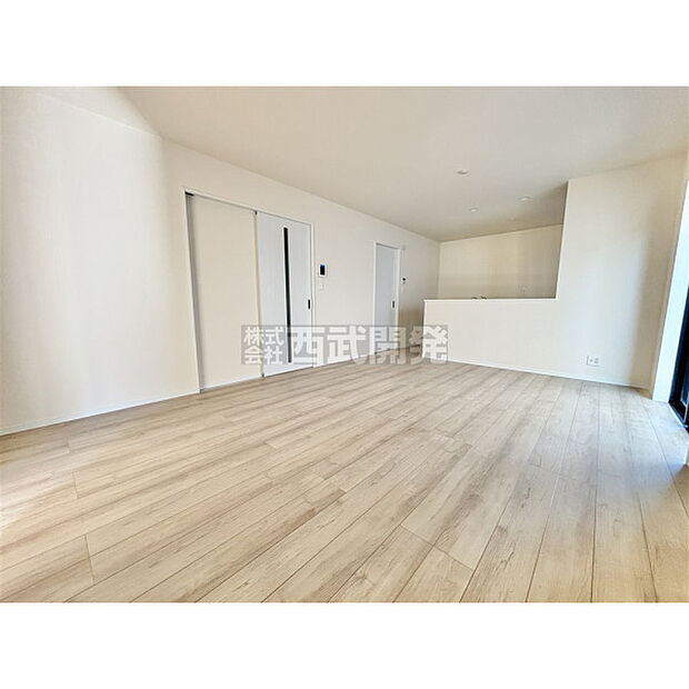 LDKは家族みんなの快適空間です。お食事したりおしゃべりしたり、家族の絆を育むセントラルスペースです。