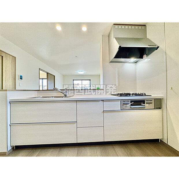 カウンター越しに生まれる家族のコミュニケーション。