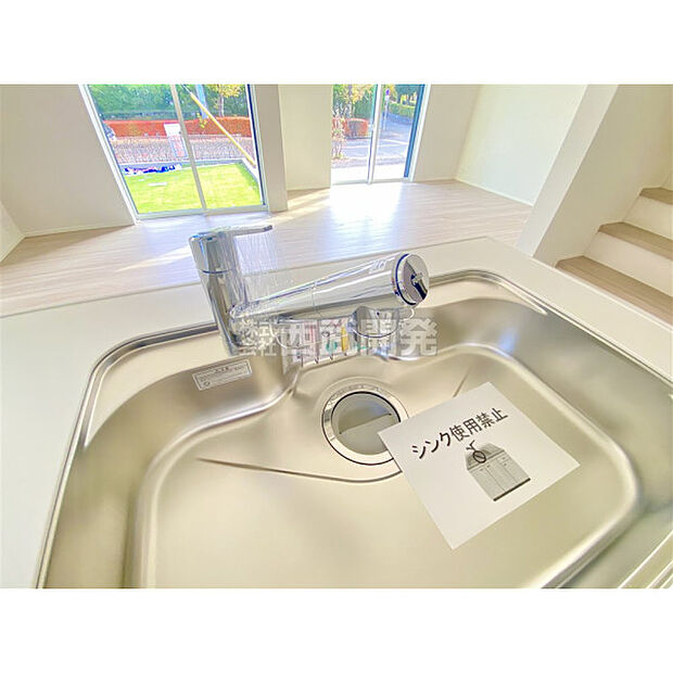 カートリッジ内臓なので切り替えひとつで浄水器になりますよ