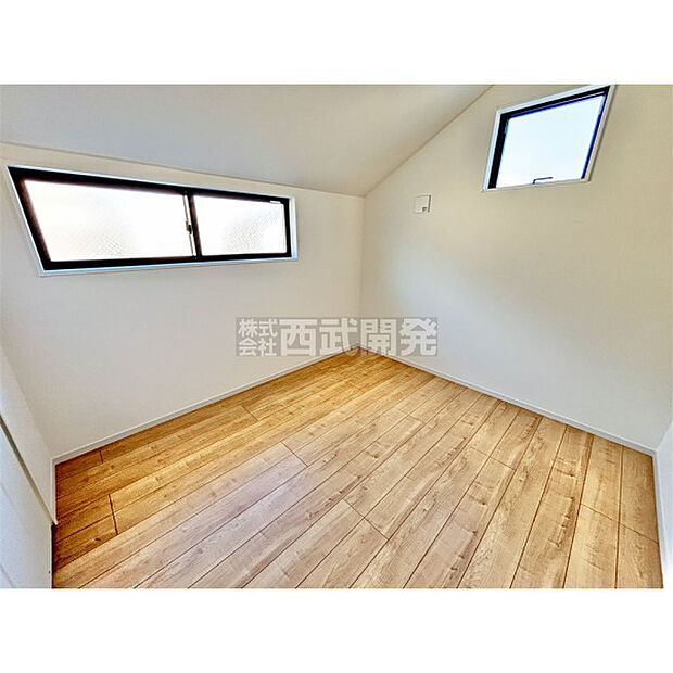 穏やかな日差しと心地よい風が吹き抜ける窓配置