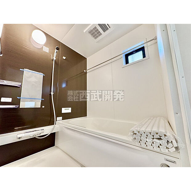 換気乾燥機付きの浴室は、雨の日でも洗濯ができるのでとても便利です。梅雨の時期でもこれで安心ですね。