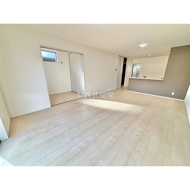 LDKは家族みんなの快適空間です。お食事したりおしゃべりしたり、家族の絆を育むセントラルスペースです。