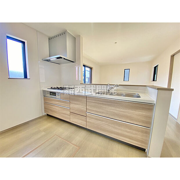 カウンター越しに生まれる家族のコミュニケーション。