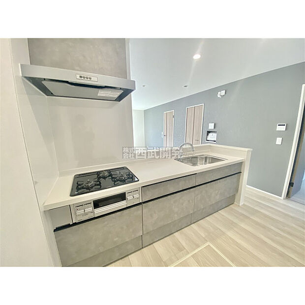 カウンター越しに生まれる家族のコミュニケーション。