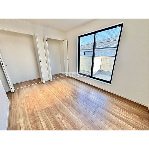 収納力のあるダブルクローゼット。収納が多いとお部屋の使い勝手がとても良くなります。