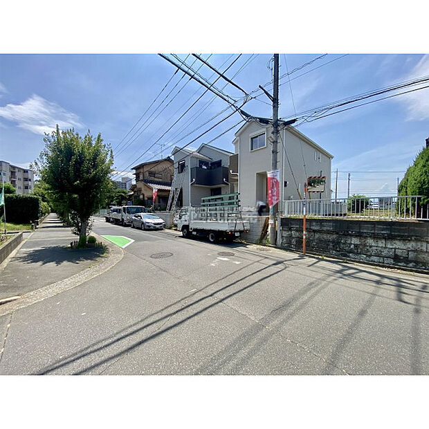 現地全景/閑静な住宅地