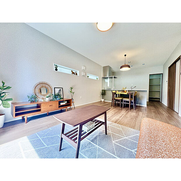 LDKは家族みんなの快適空間です。お食事したりおしゃべりしたり、家族の絆を育むセントラルスペースです。