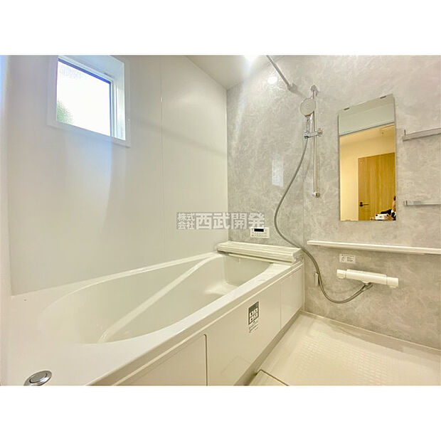 お風呂に入って一日の疲れを癒しましょう。