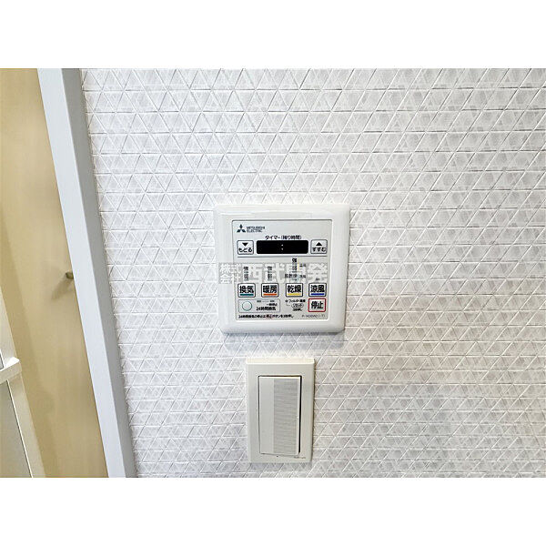 梅雨時の強い味方。浴室暖房乾燥機がお忙しい方を助けます