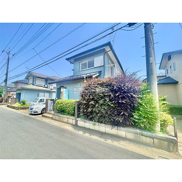 閑静な住宅街に位置します