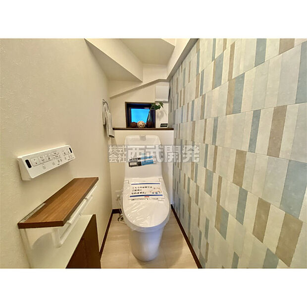 いつも綺麗に清潔に。洗浄機付きトイレです。もちろん窓も付いてるので空気の入れ替えも楽にできます。
