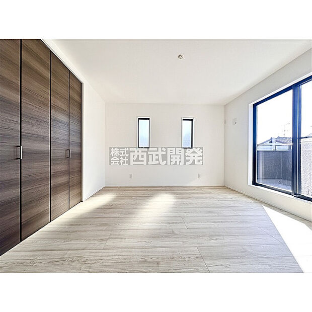 【2階洋室8帖】