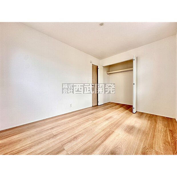 【2階洋室6帖】