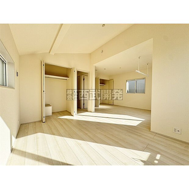 【2階洋室12帖】