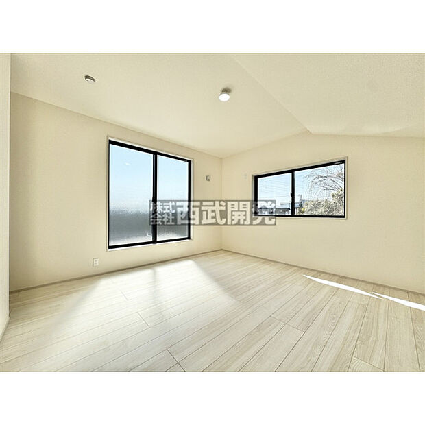 【2階洋室8.5帖】