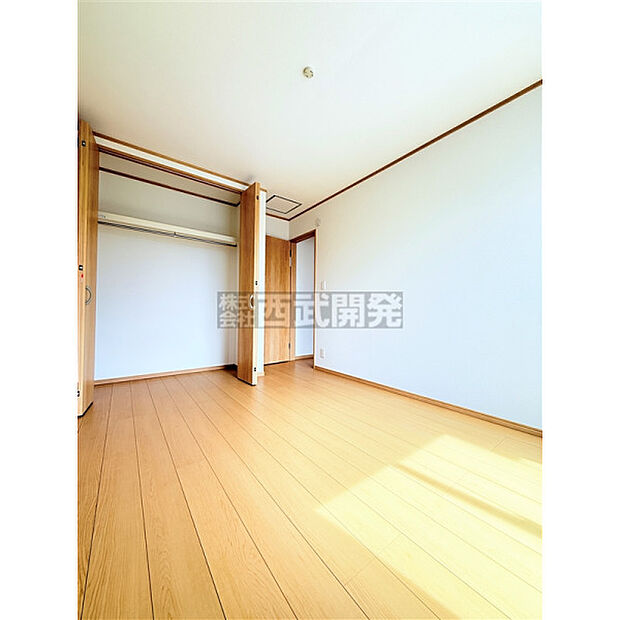 【2階洋室6帖】