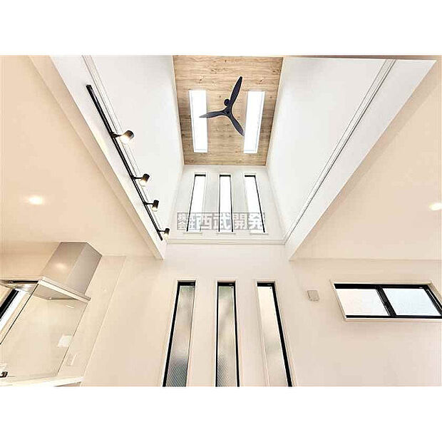 【1階LDK吹抜け】