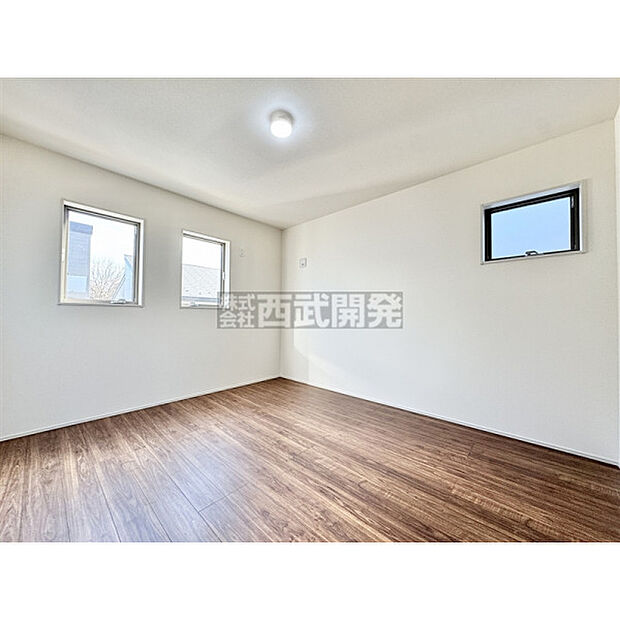 【2階洋室8帖】