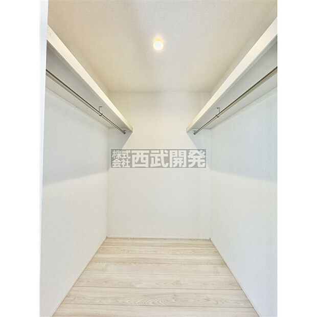 【1階洋室ウォークインクローゼット】