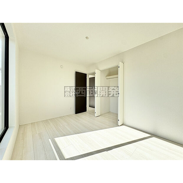 【2階洋室6帖】