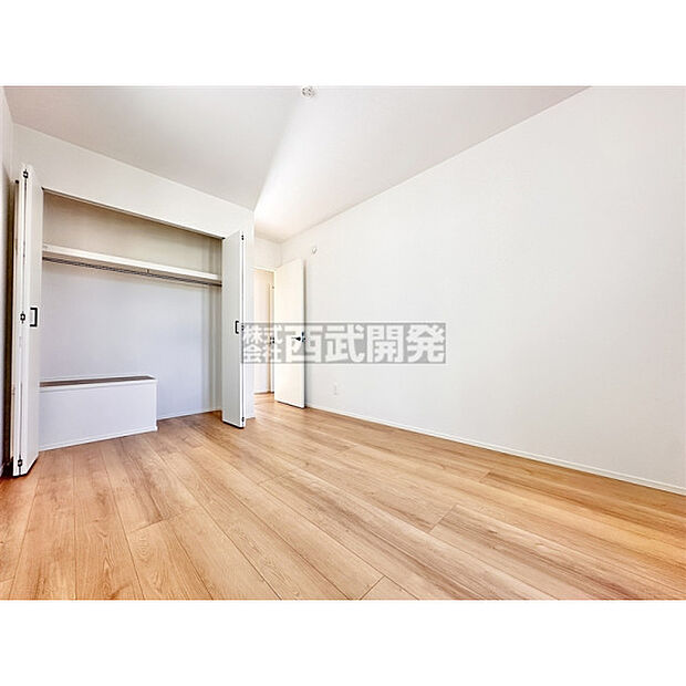 【2階洋室6帖】