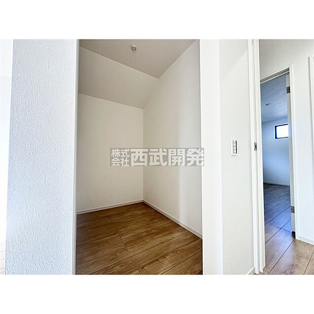 2階9.3帖洋室 ウォークインクローゼット