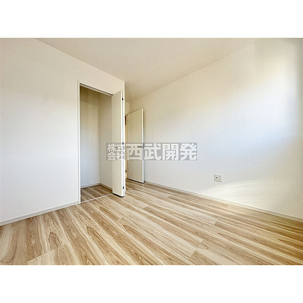 【2階洋室5帖】